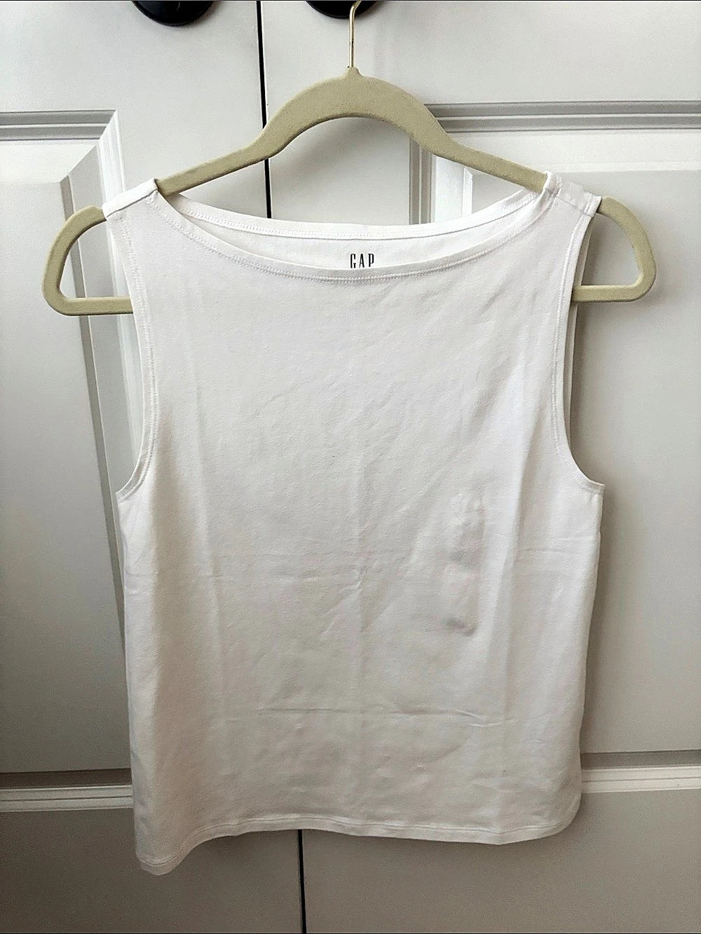 GAP White Tank Top Size Medium Like New